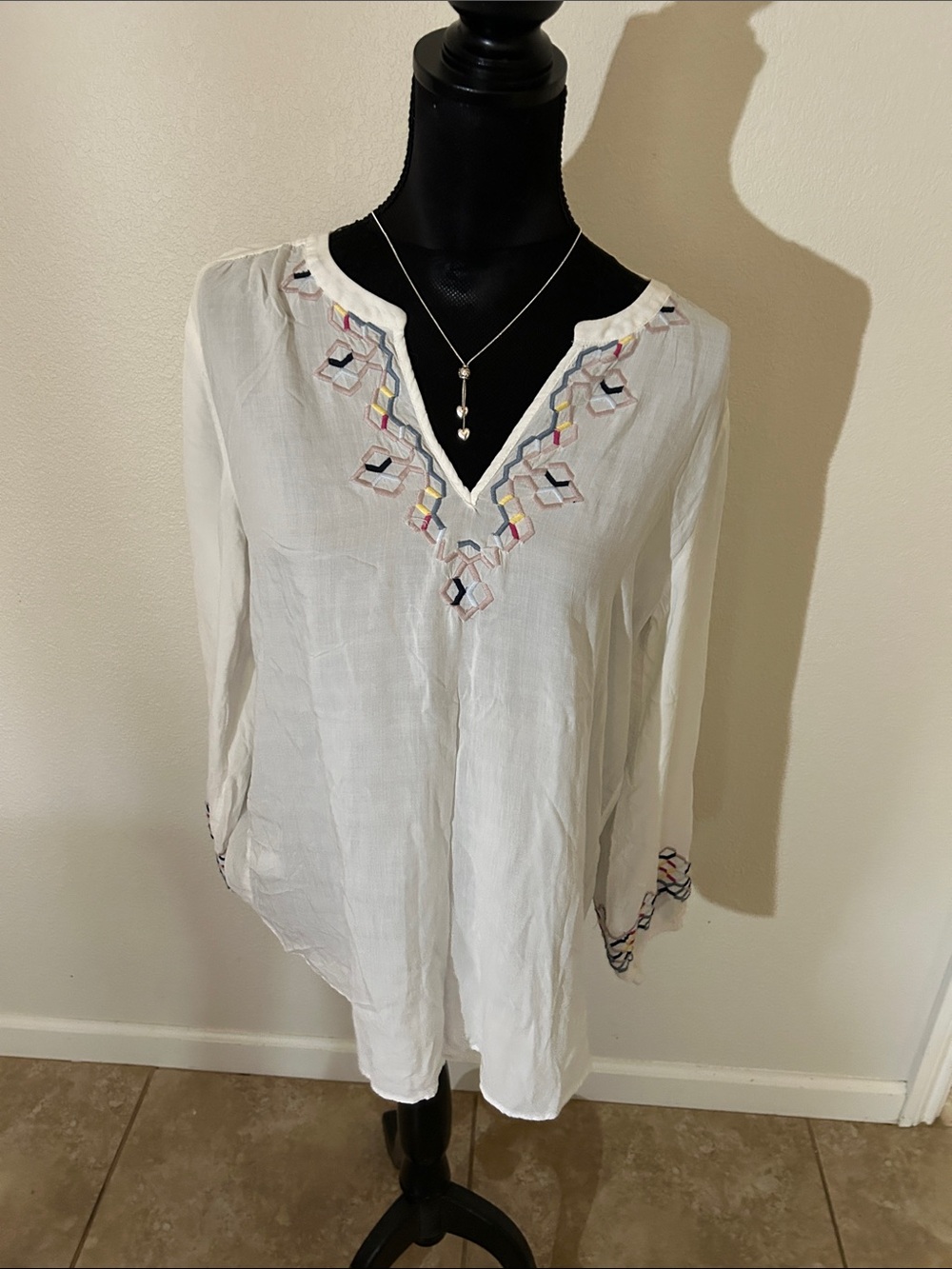 Women's White Embroidered V-Neck Tunic Top